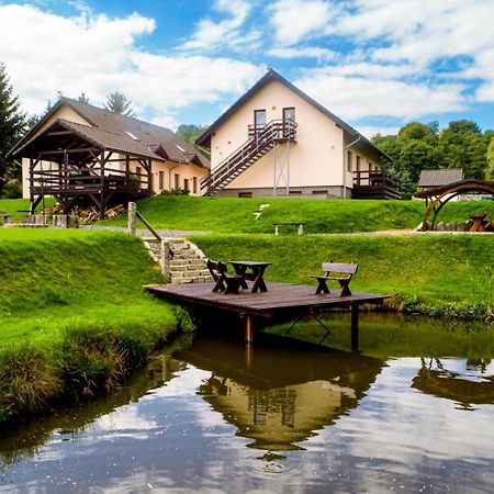 Apartamenty Czerwony Dworek - Duzy Teren Zielony, Plac Zabaw, Miejsce Na Grilla I Staw Z Mozliwoscia Wedkowania, Boisko Mysłakowice Exterior foto